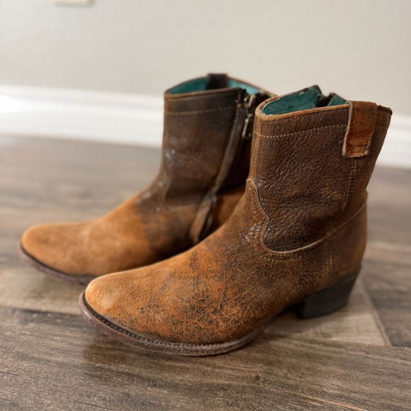 Corral Women's Lamb Round Toe Cowboy Zip Bootie, Chocolate Tan, 9M - Picture 9 of 13